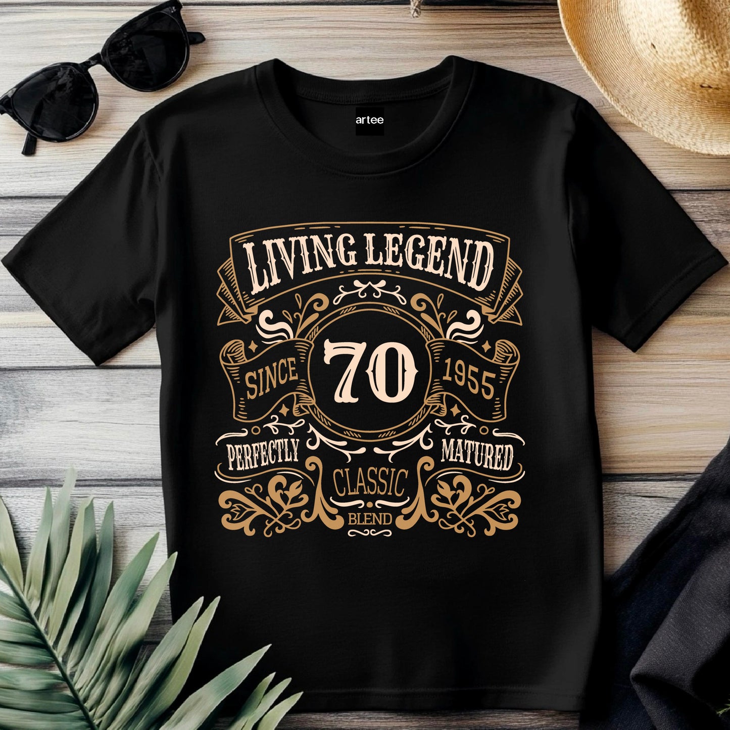 Living Legend 1955 - 70th Birthday T-Shirt, Perfectly Matured Classic Blend, Funny 70th Gift for Dad, 70th Gifts for Men, 70th T-Shirt