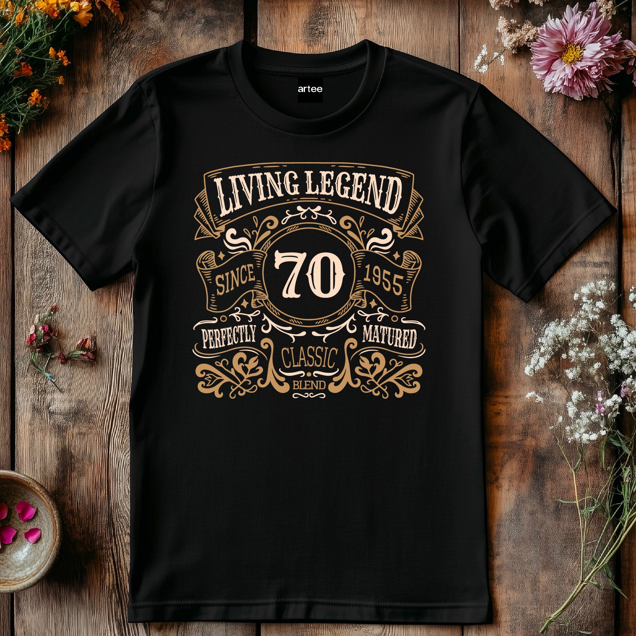 Living Legend 1955 - 70th Birthday T-Shirt, Perfectly Matured Classic Blend, Funny 70th Gift for Dad, 70th Gifts for Men, 70th T-Shirt