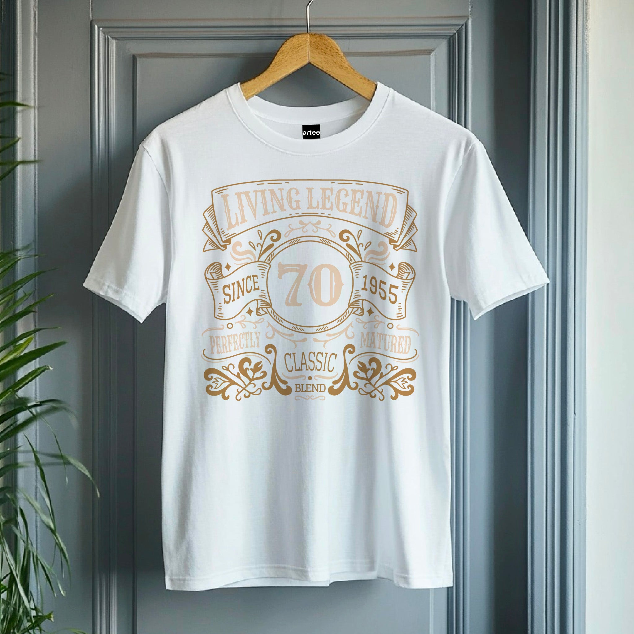 Living Legend 1955 - 70th Birthday T-Shirt, Perfectly Matured Classic Blend, Funny 70th Gift for Dad, 70th Gifts for Men, 70th T-Shirt