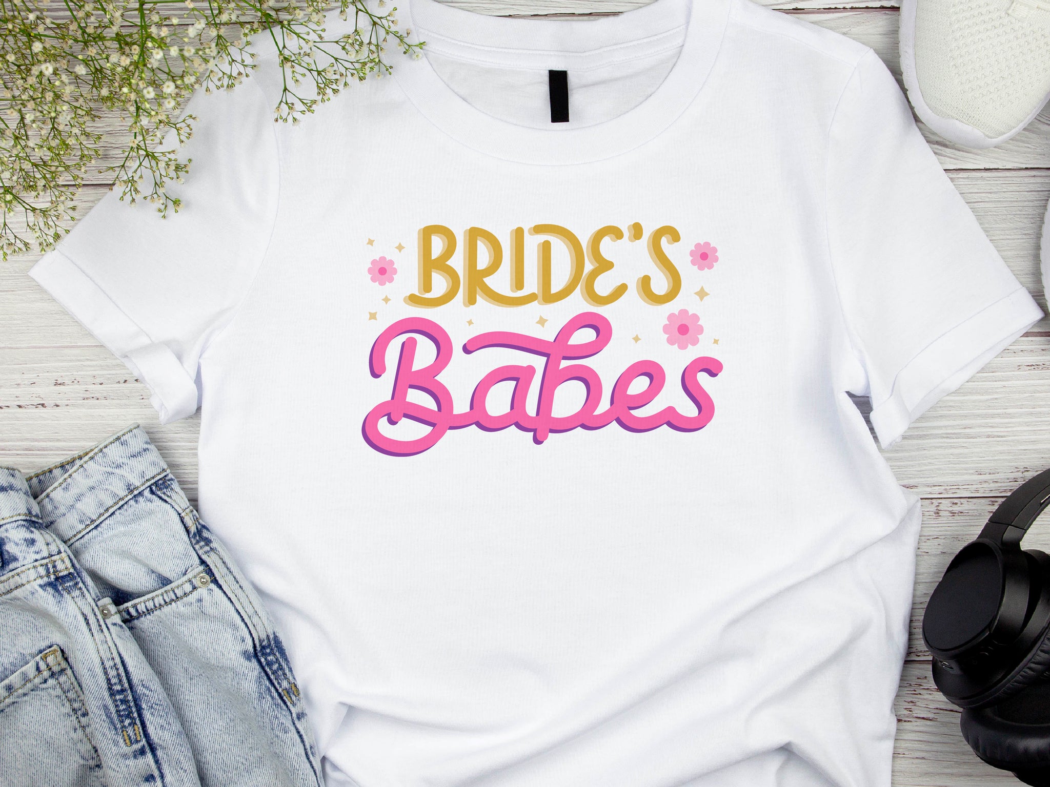 Bride’s Babes Pink Shirt – Bridesmaid T-Shirt – Bachelorette Party Matching Tee – Bridal Shower Outfit – Team Bride Shirt