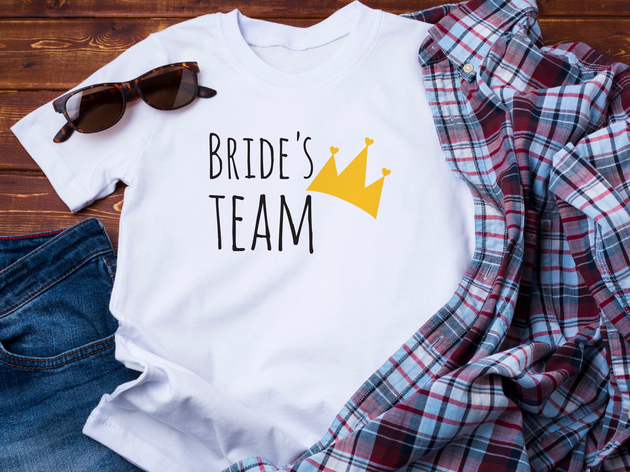 Team Bride Shirt with Crown – Bridesmaid Wedding Party T-Shirt – Matching Bachelorette Tee – Bride Squad Gift – Bridal Party Outfit