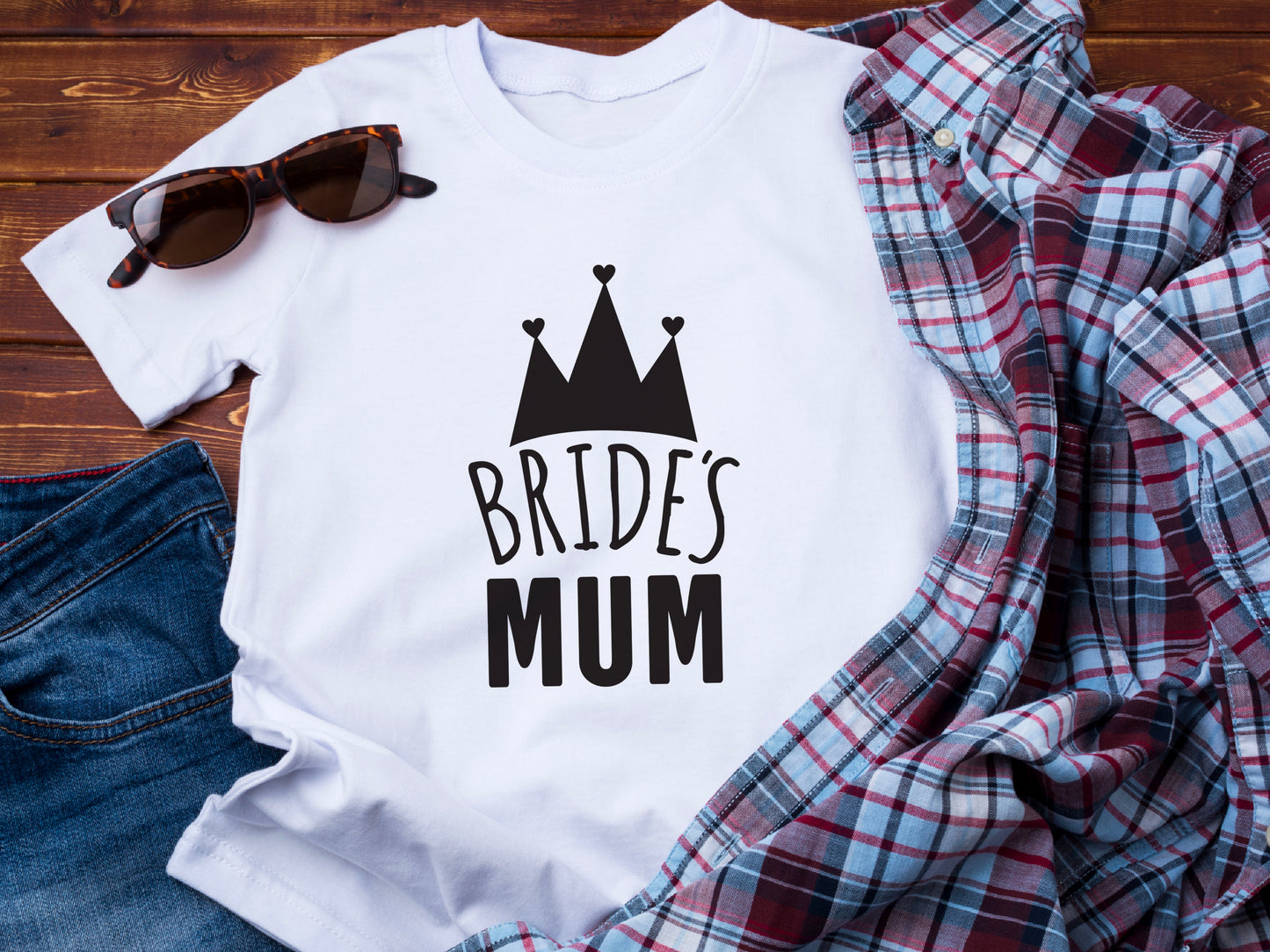 Bride’s Mum Wedding Shirt – Mother of the Bride T-Shirt – Heart and Crown Design – Bridal Party Tee – Mum of the Bride Gift