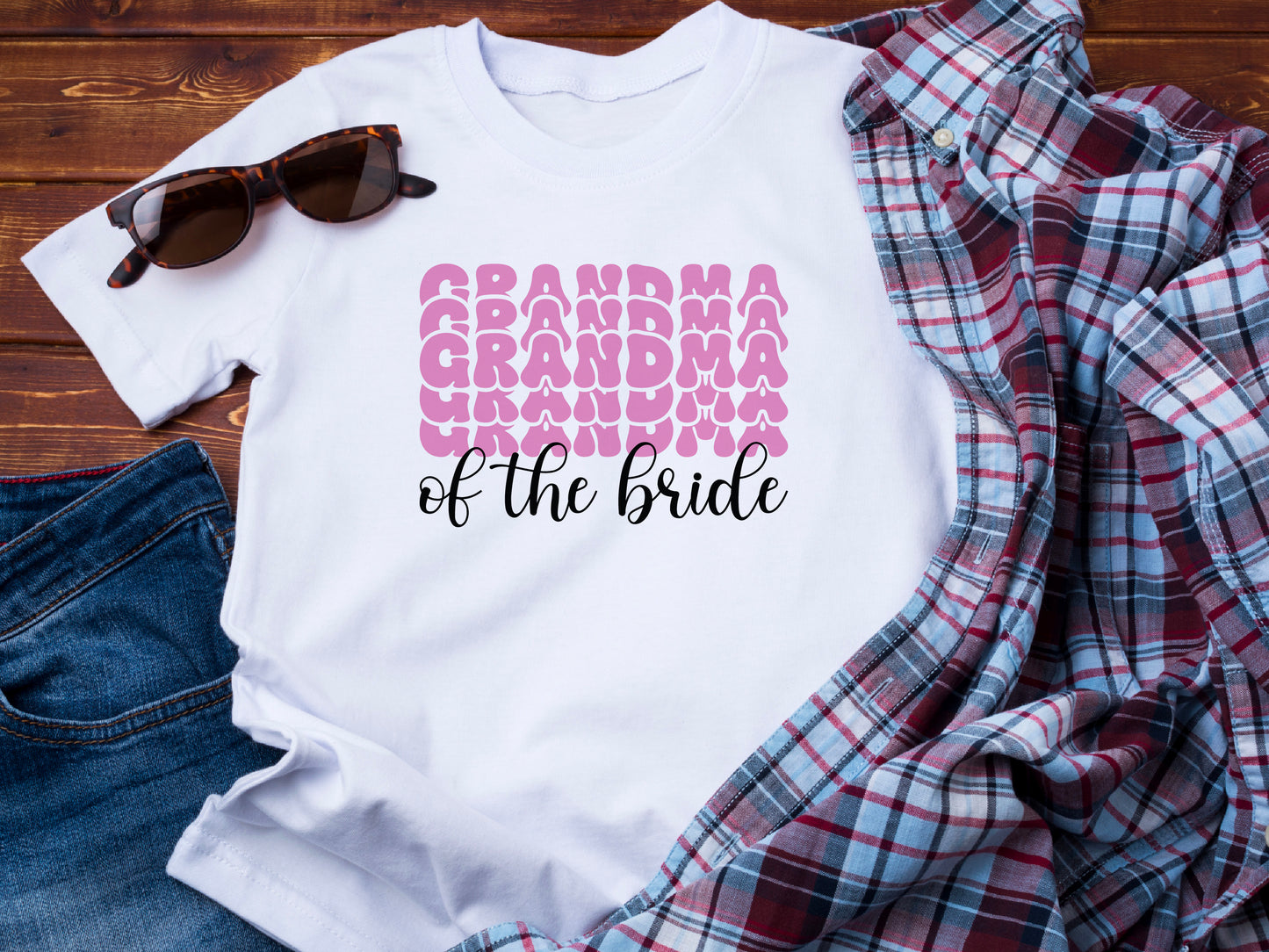 Grandma of the Bride T-Shirt – Wedding Party Shirt for Grandmother – Bridal Family Matching Tee – Gift from Bride – Wedding Day Outfit