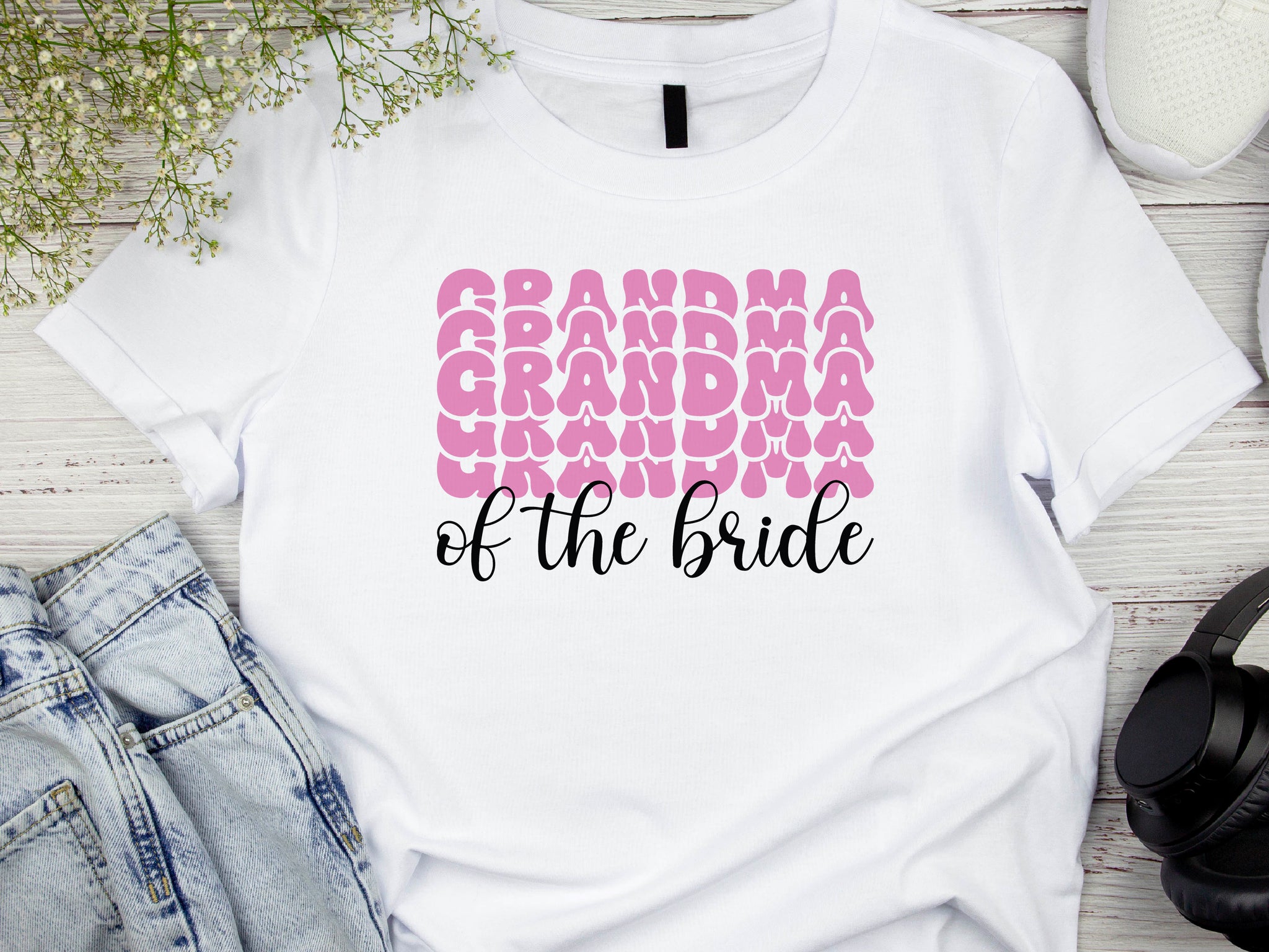 Grandma of the Bride T-Shirt – Wedding Party Shirt for Grandmother – Bridal Family Matching Tee – Gift from Bride – Wedding Day Outfit