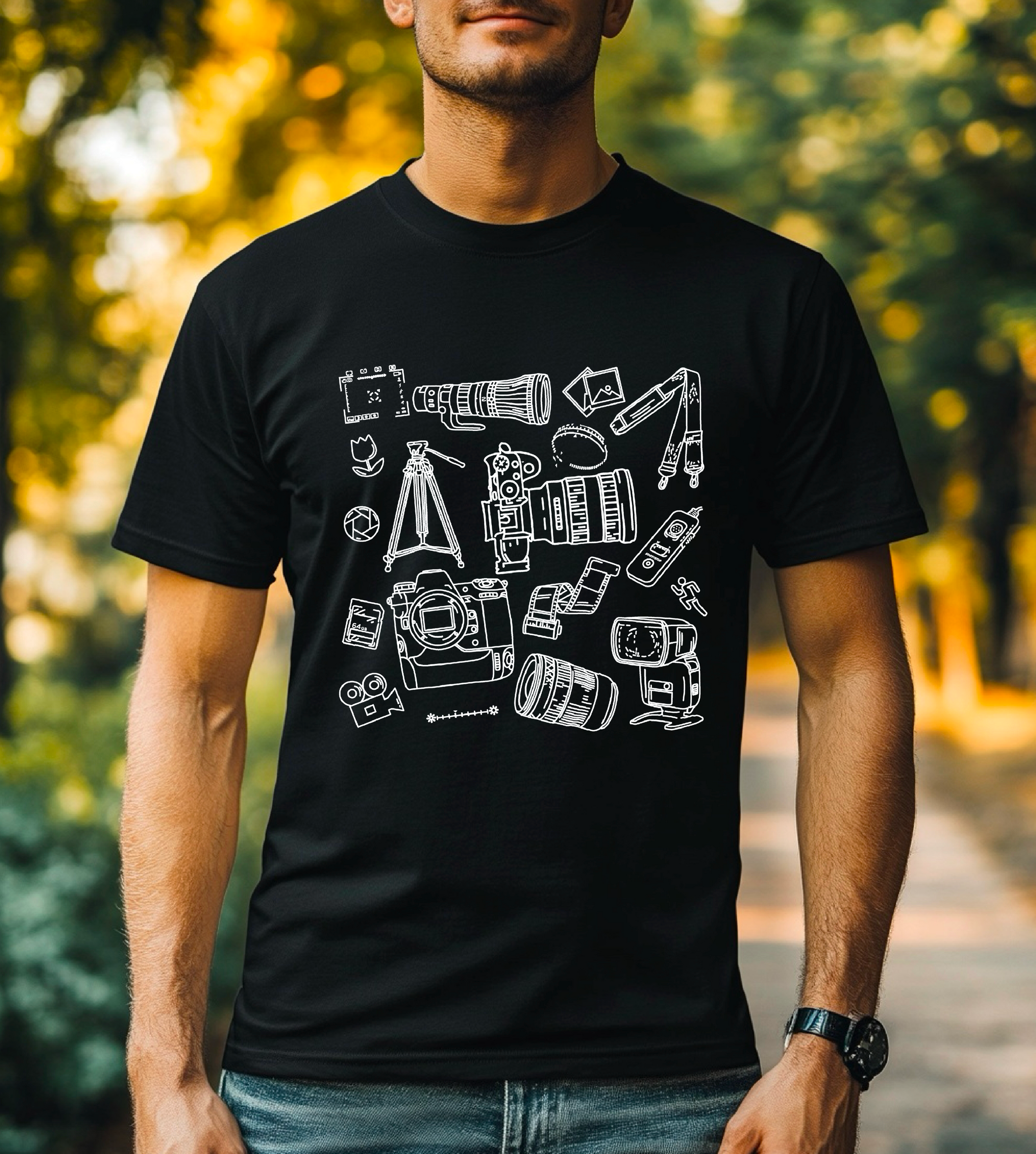 Das Abenteuer wartet - T-Shirt mit unverzichtbarer Ausrüstung für Fotografen