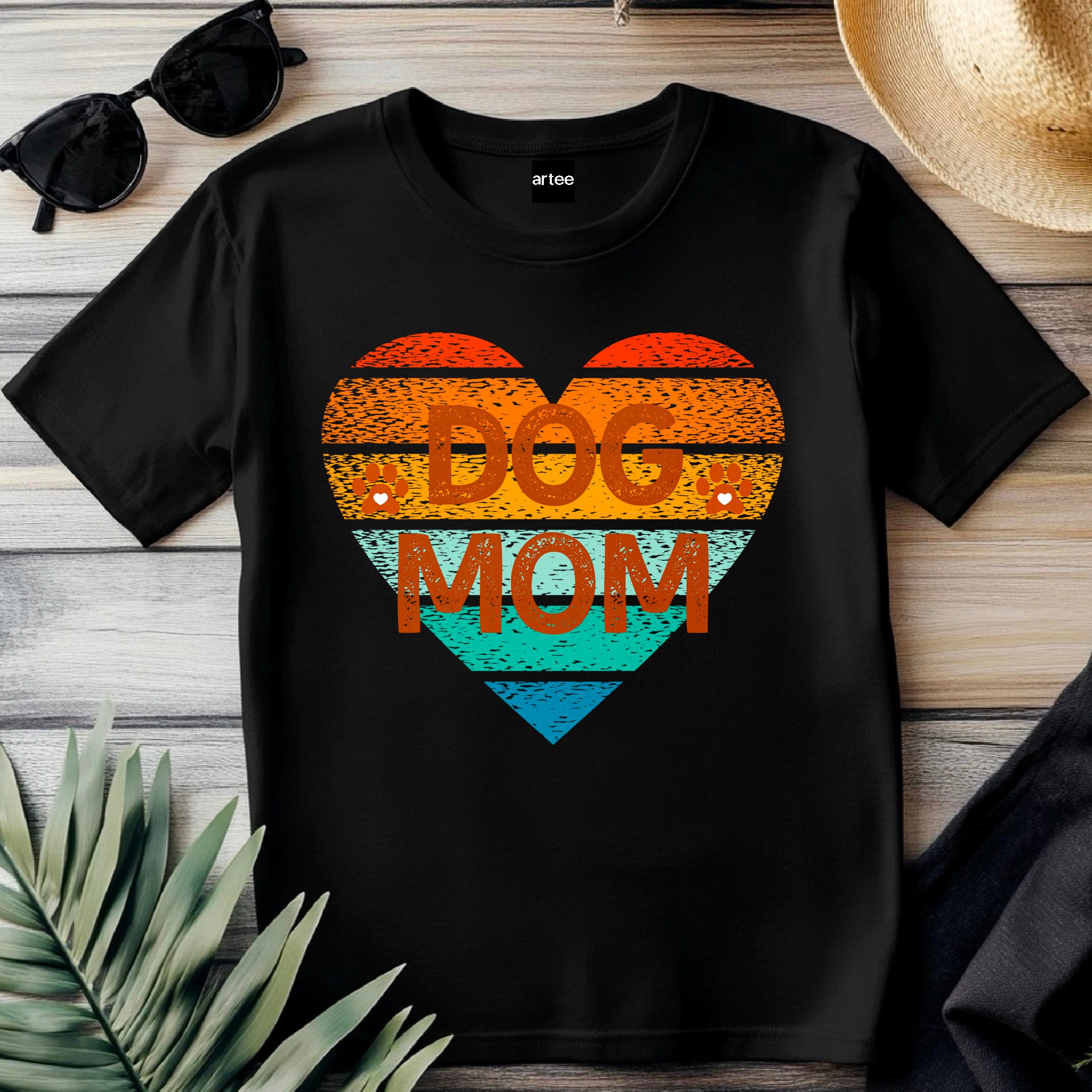 Retro dog mom t-shirt, Vintage dog lover t-shirt, Cool pet owner gift, Casual shirt for mother's day