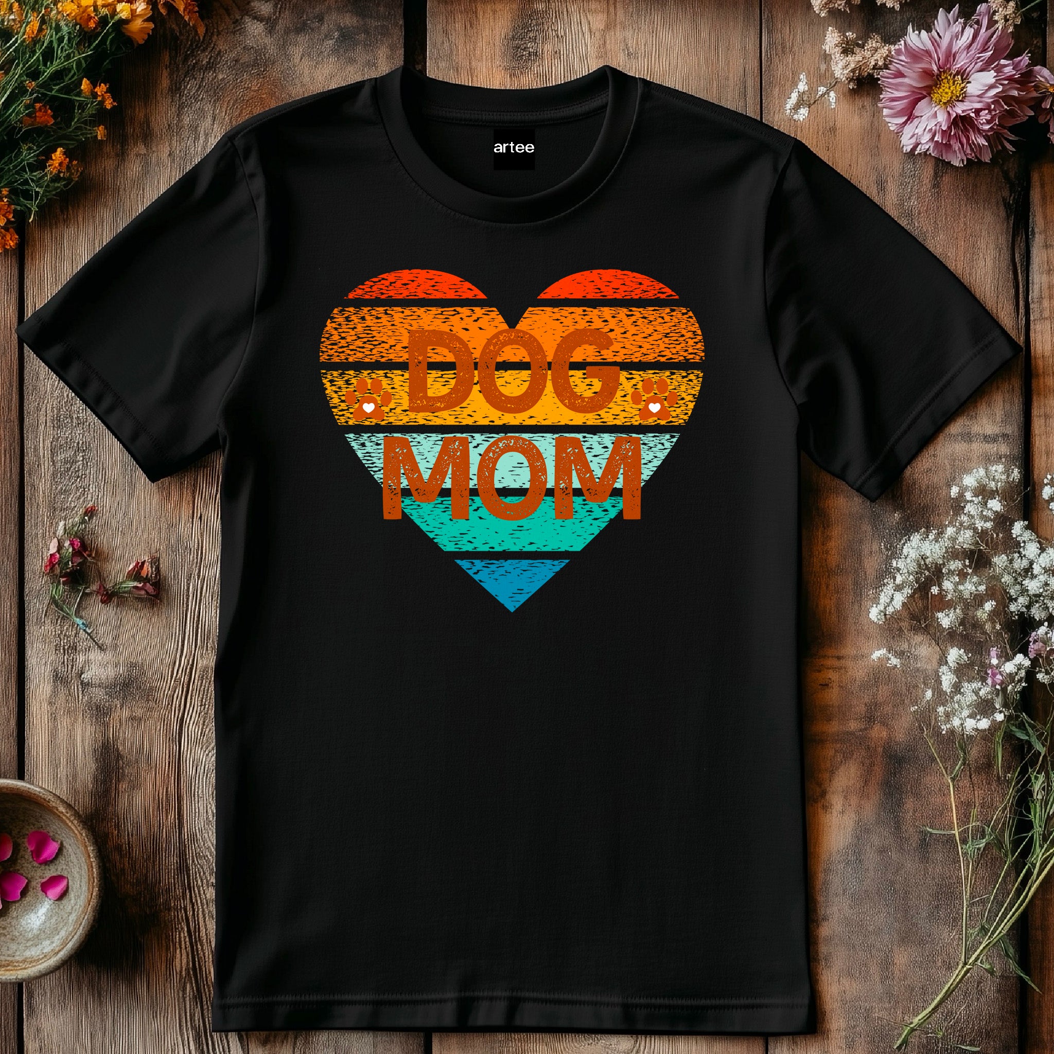 Retro dog mom t-shirt, Vintage dog lover t-shirt, Cool pet owner gift, Casual shirt for mother's day