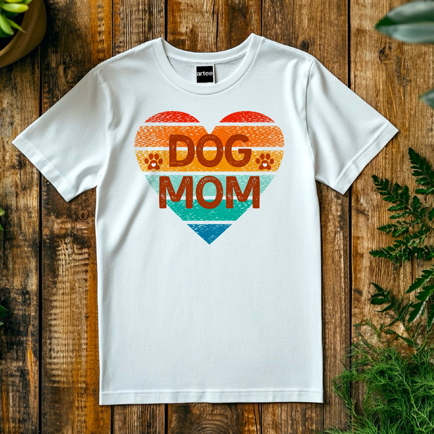 Retro dog mom t-shirt, Vintage dog lover t-shirt, Cool pet owner gift, Casual shirt for mother's day