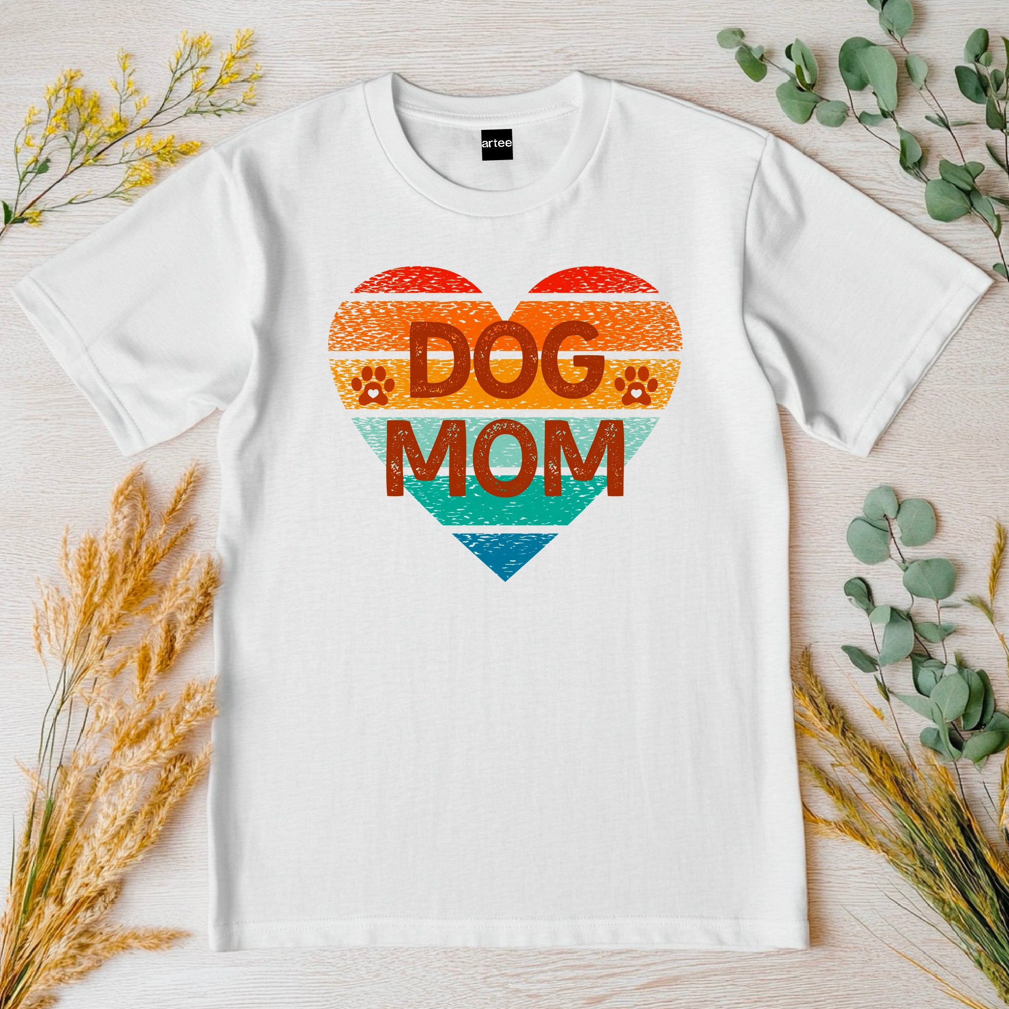 Retro dog mom t-shirt, Vintage dog lover t-shirt, Cool pet owner gift, Casual shirt for mother's day
