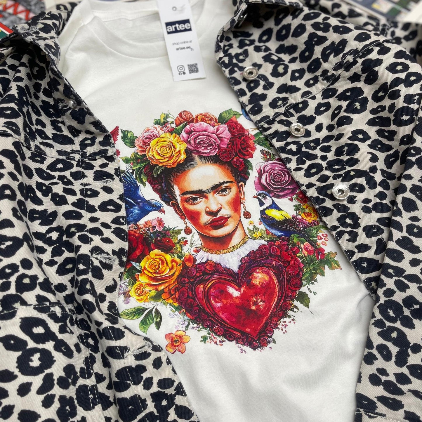 Valentine T-Shirt | Frida Kahlo Art Tee | Unique Gift for Her | Women's Cute Love Shirt for Valentine's Day